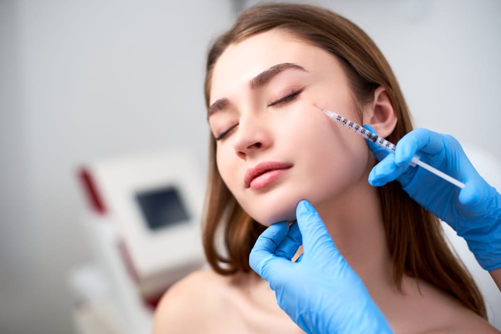 Precision Facial Contouring Treatment Enhancing Natural Features and Youthful Balance – Dermal Fillers Cosmetic Injector Performing Targeted Cheek Enhancement for Smooth, Natural-Looking Results – Dermal Fillers